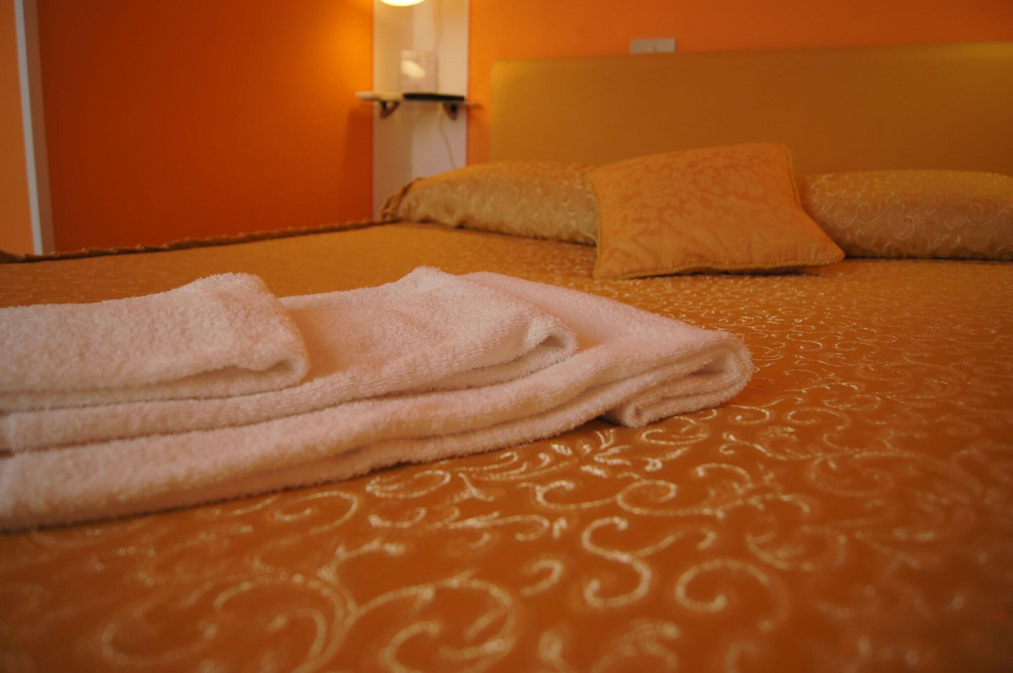 B&B La Mimosa Lucca Bagian luar foto